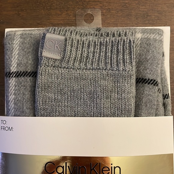 Calvin Klein 2 piece set - Picture 5 of 9